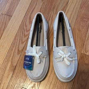 Eastland Skip Boat Shoes - brand new! Memory Foam. Size 8